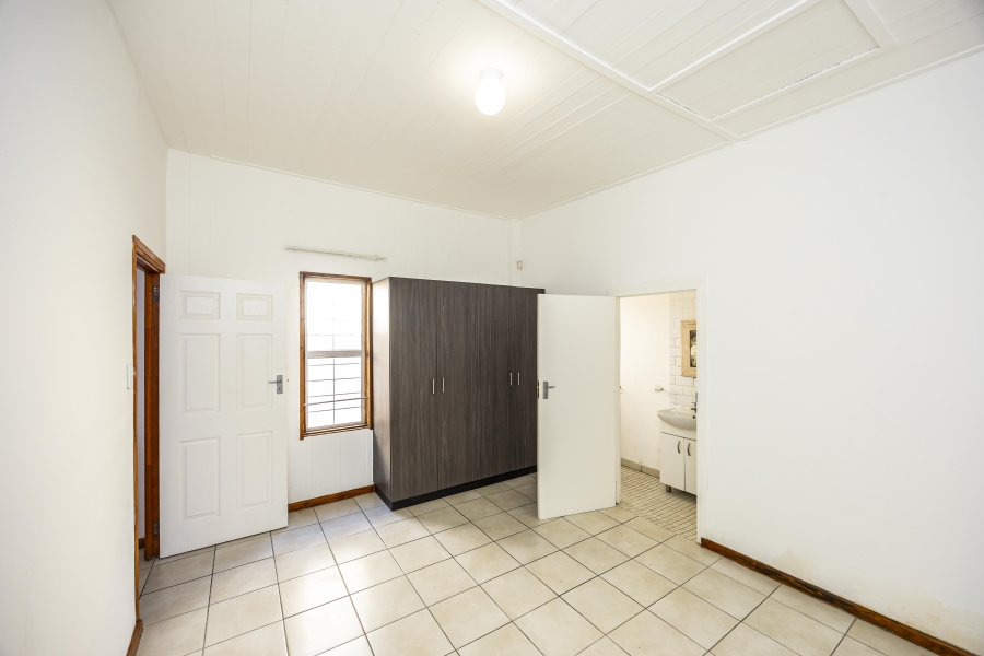 6 Bedroom Property for Sale in Quigney Eastern Cape